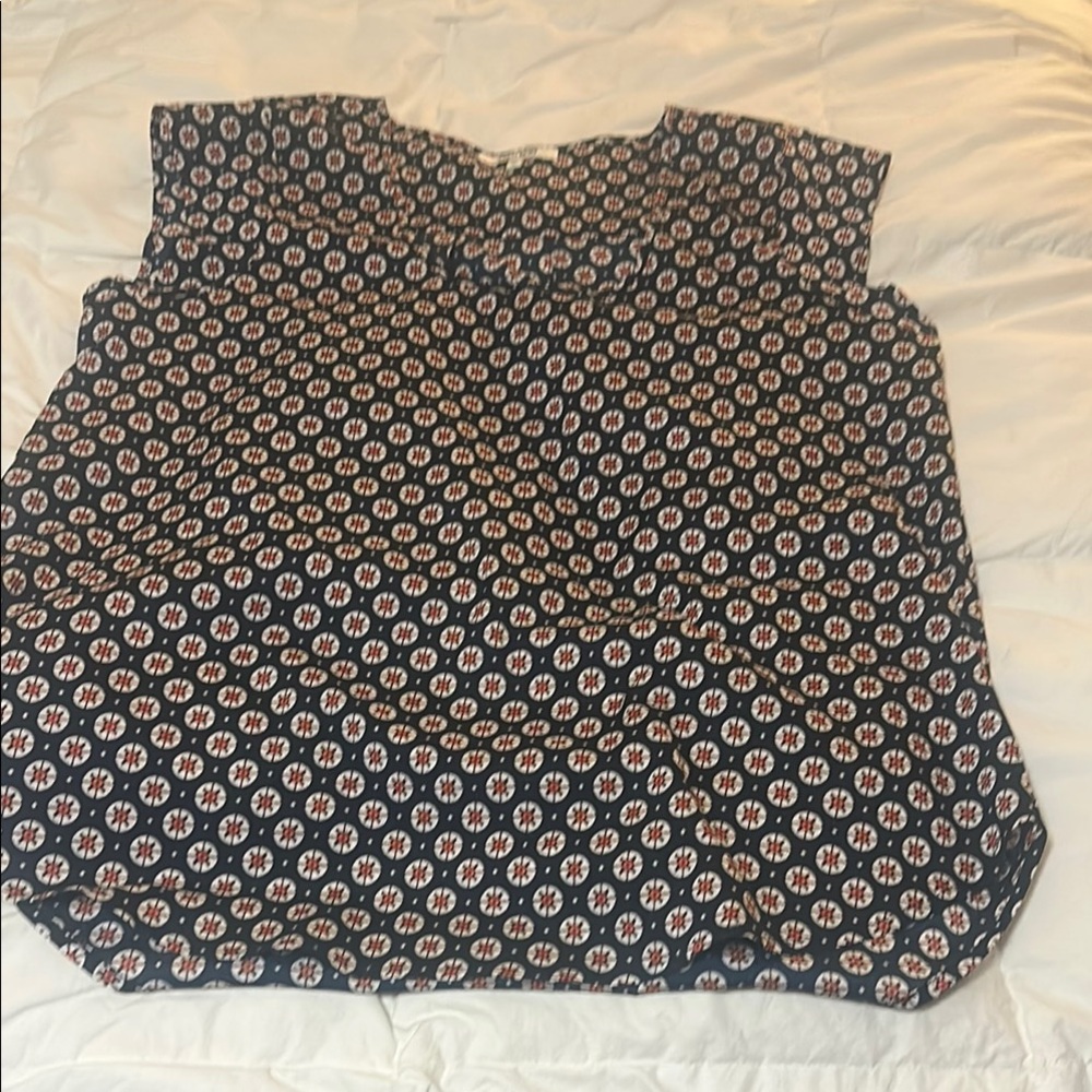 Women's Black and White Patterned Top